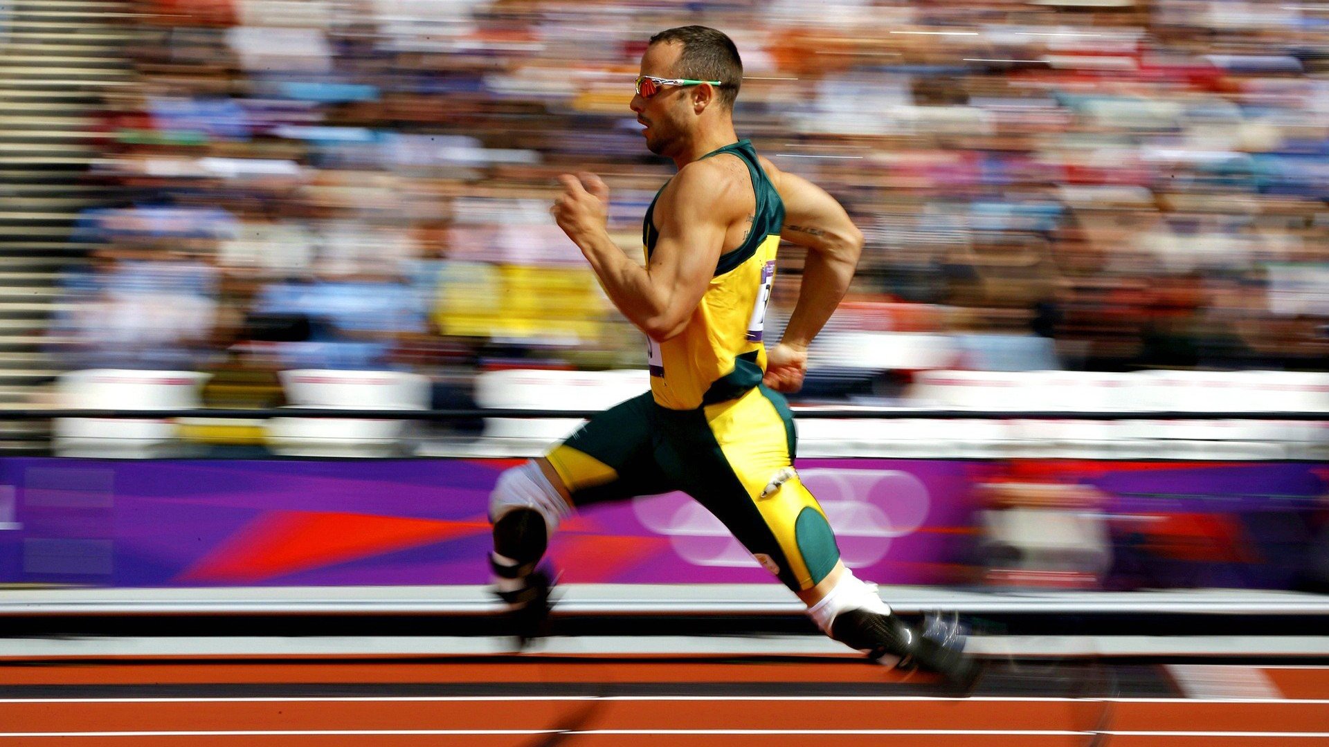 _现场直击：比赛中的惊险瞬间集锦_，比赛中的突发事件以及应对措施