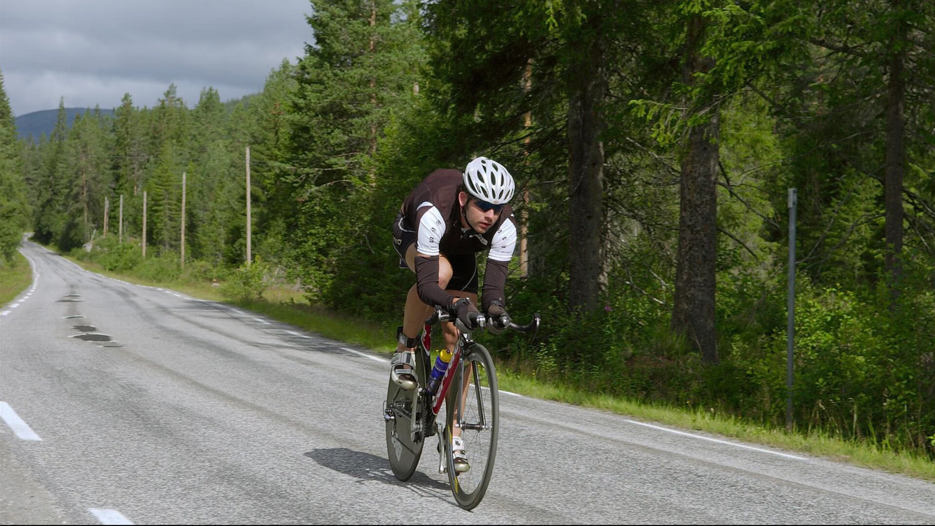 《虚拟职业联赛：电竞行业新型比赛形态探索》，虚拟竞技场