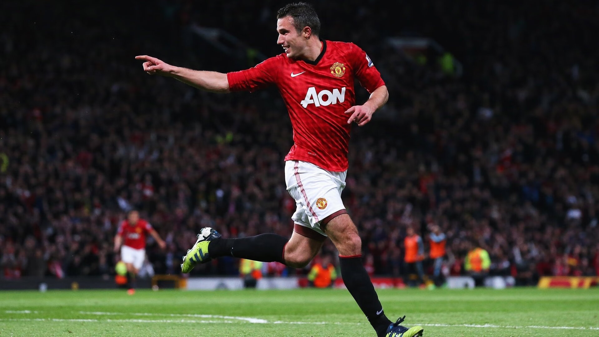 九游电竞中心-德甲球员表现持续升华，战绩稳中有升，德甲球星